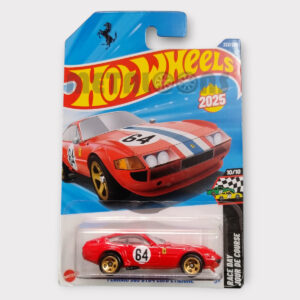 Hot-Wheels-Car-Culture-Mazda-787B-with-Ferrari-365-Red-2